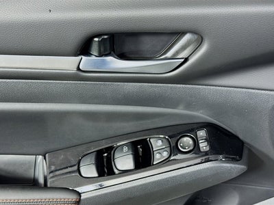 2025 Nissan Altima SR