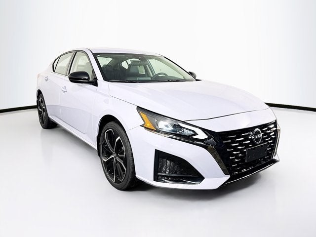 2025 Nissan Altima SR