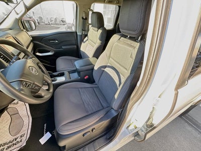 2024 Nissan Frontier SV