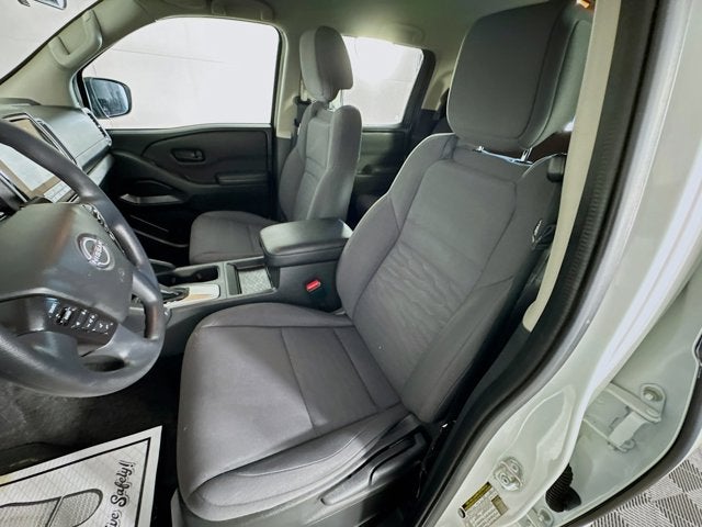 2023 Nissan Frontier S