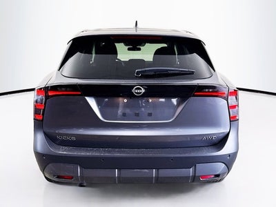 2025 Nissan Kicks SV