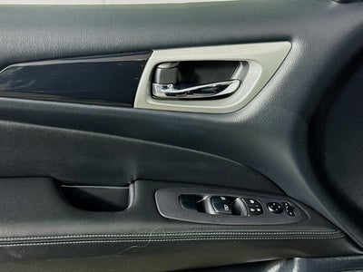 2020 Nissan Pathfinder SV