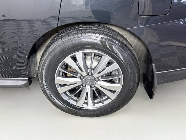 2020 Nissan Pathfinder SV