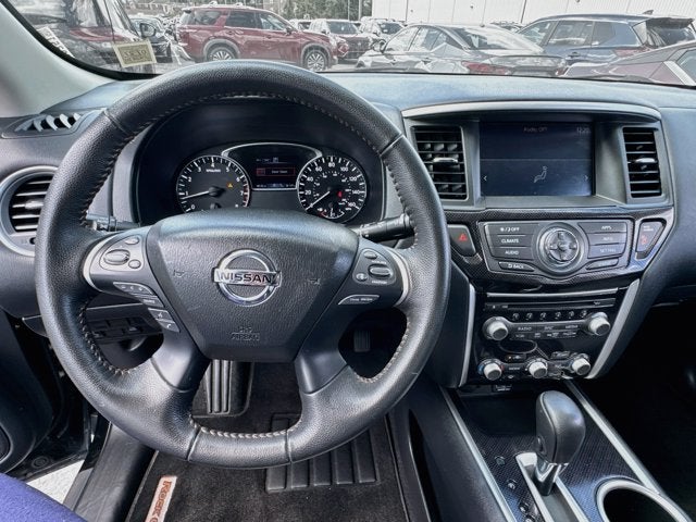 2020 Nissan Pathfinder SV