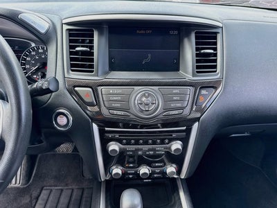 2020 Nissan Pathfinder SV