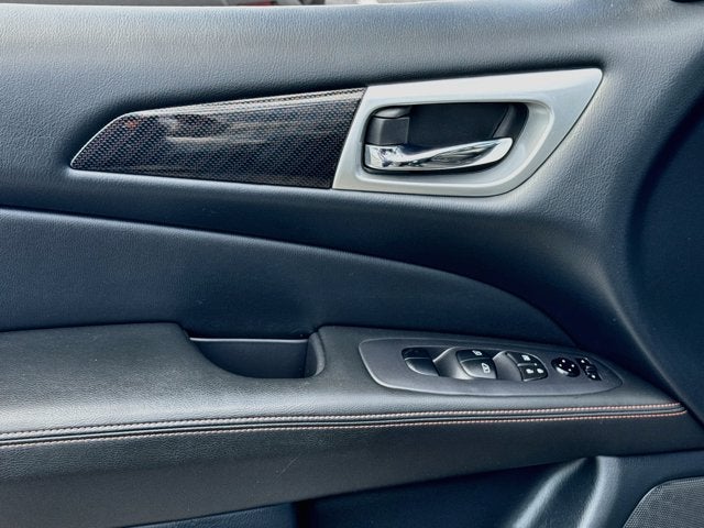 2020 Nissan Pathfinder SV