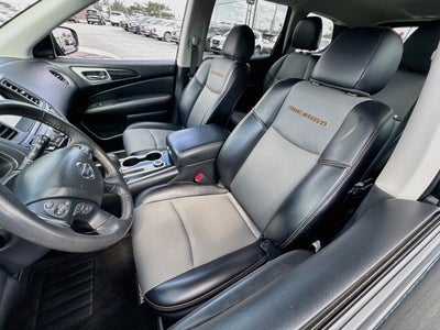 2020 Nissan Pathfinder SV