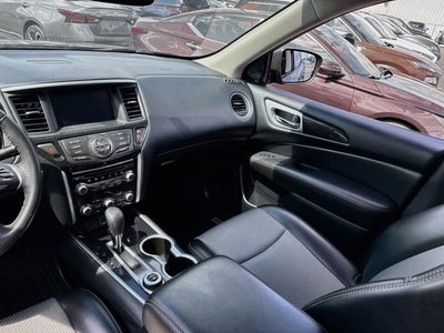 2020 Nissan Pathfinder SV