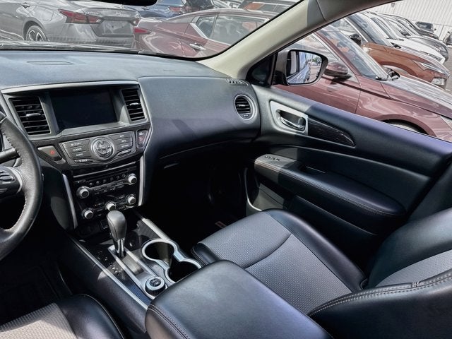 2020 Nissan Pathfinder SV