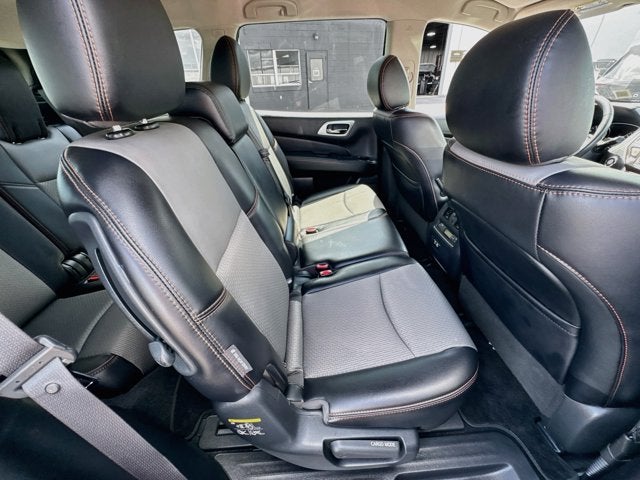 2020 Nissan Pathfinder SV