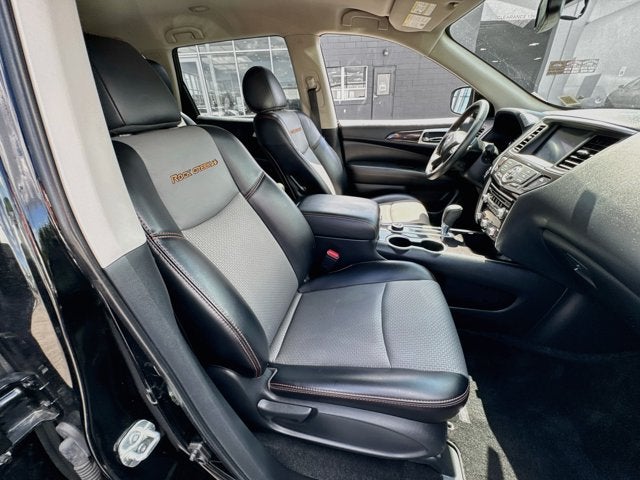 2020 Nissan Pathfinder SV