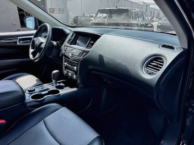 2020 Nissan Pathfinder SV