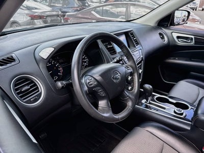 2020 Nissan Pathfinder SV