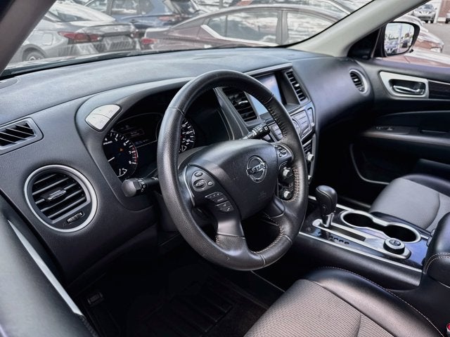 2020 Nissan Pathfinder SV