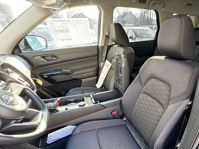 2025 Nissan Pathfinder S