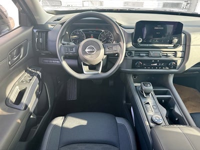 2025 Nissan Pathfinder S