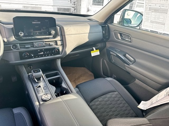 2025 Nissan Pathfinder S