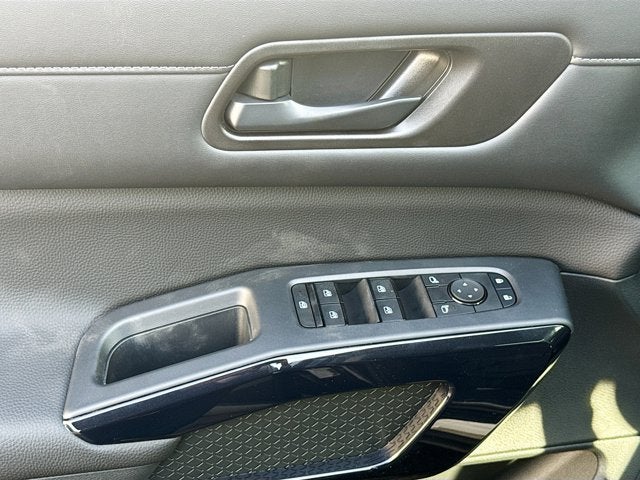 2025 Nissan Pathfinder S