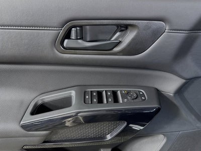 2025 Nissan Pathfinder S