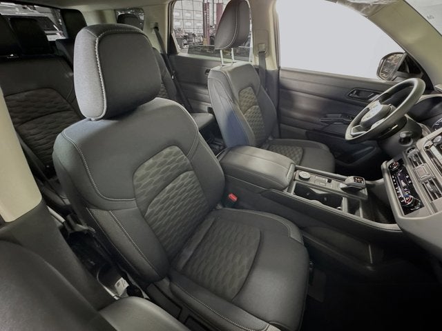 2025 Nissan Pathfinder S