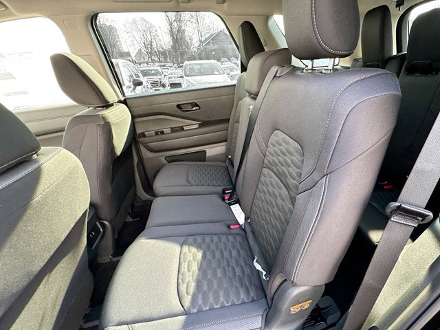 2025 Nissan Pathfinder S