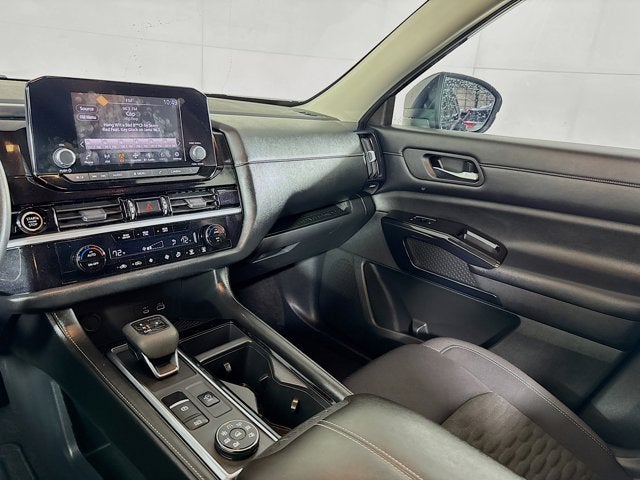 2022 Nissan Pathfinder S