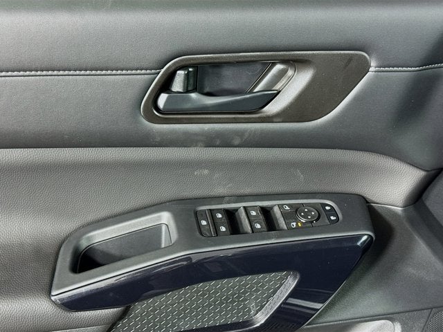 2025 Nissan Pathfinder S