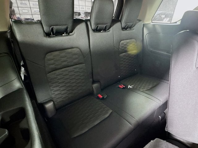 2025 Nissan Pathfinder S