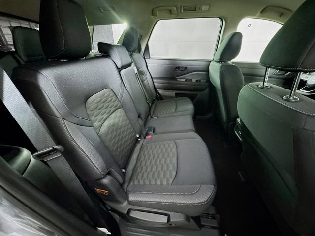 2025 Nissan Pathfinder S