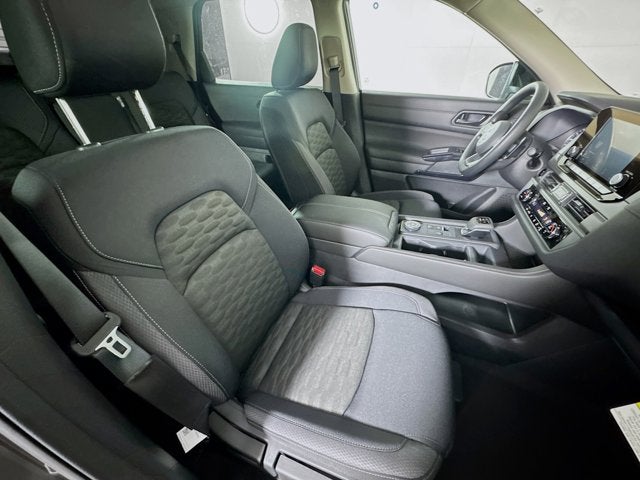 2025 Nissan Pathfinder S