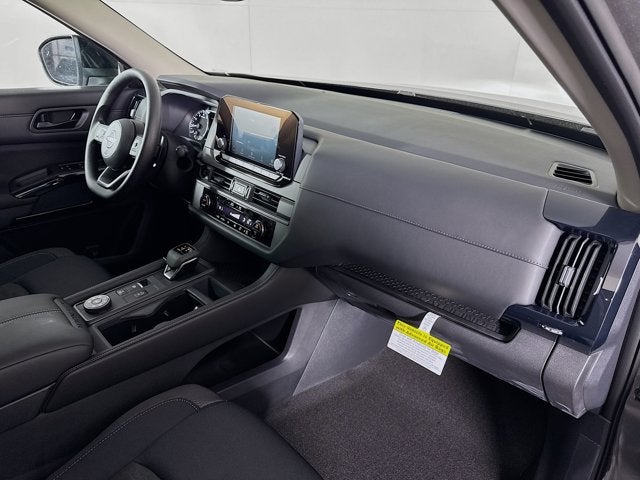 2025 Nissan Pathfinder S