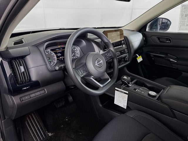 2025 Nissan Pathfinder S