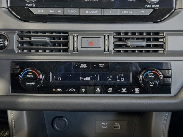 2025 Nissan Pathfinder S