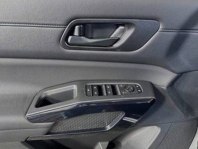 2025 Nissan Pathfinder S