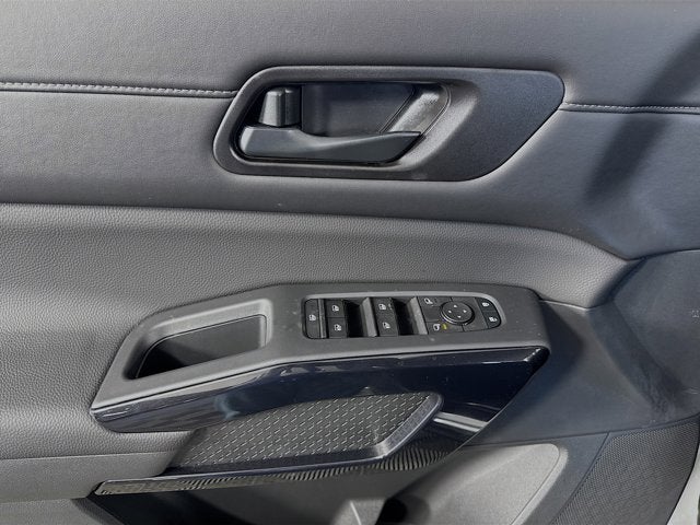 2025 Nissan Pathfinder S