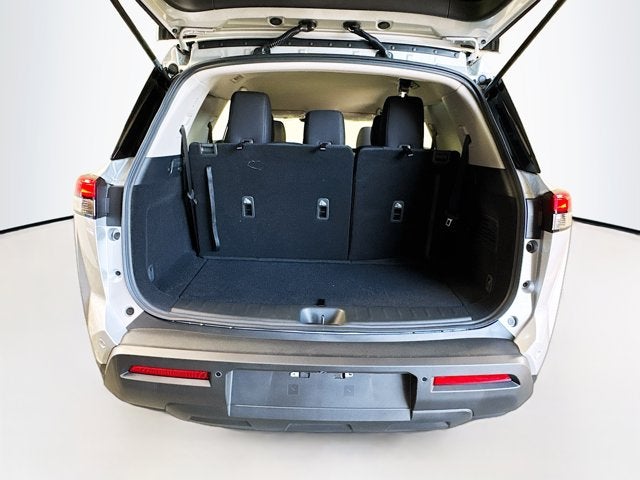 2025 Nissan Pathfinder S