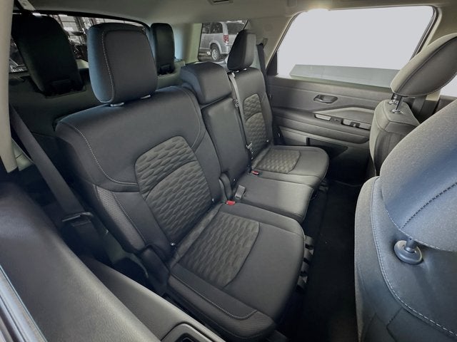 2025 Nissan Pathfinder S