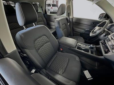 2025 Nissan Pathfinder S