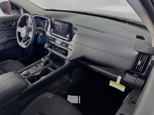 2025 Nissan Pathfinder S