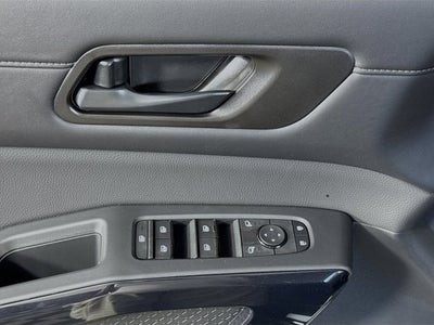 2025 Nissan Pathfinder S