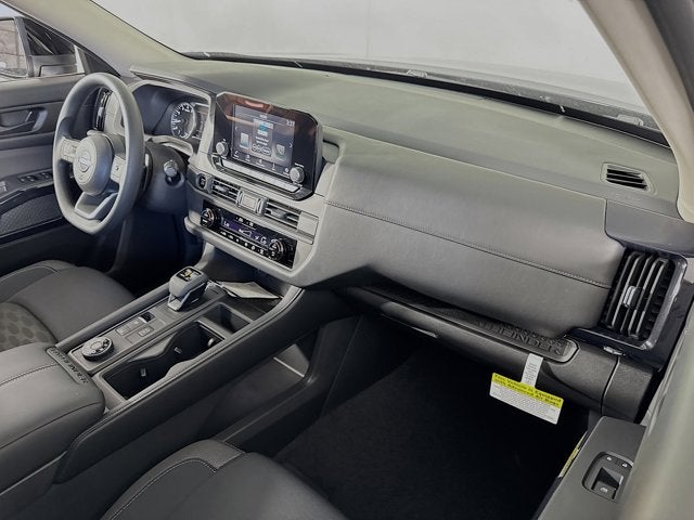 2025 Nissan Pathfinder S