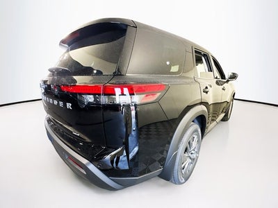 2025 Nissan Pathfinder S