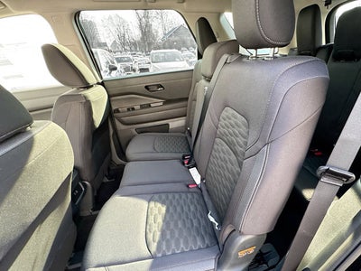 2025 Nissan Pathfinder S