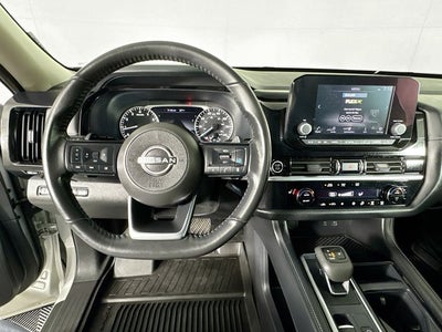 2023 Nissan Pathfinder SV