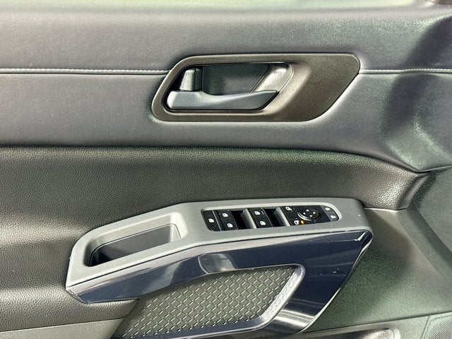 2023 Nissan Pathfinder SV