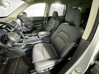 2023 Nissan Pathfinder SV