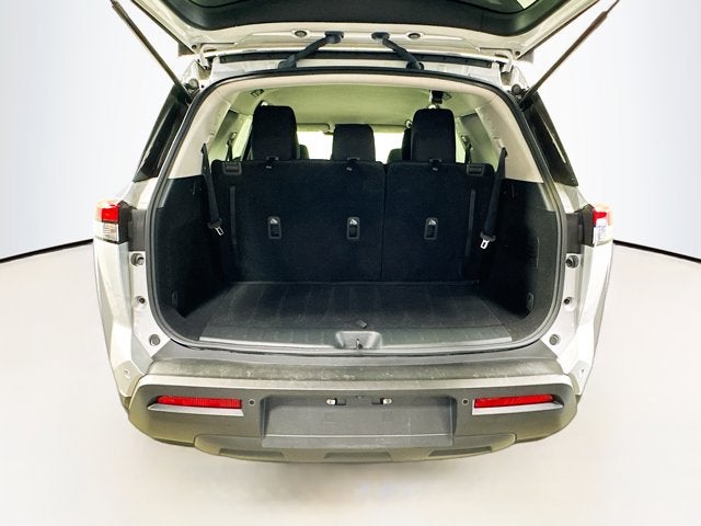 2023 Nissan Pathfinder SV