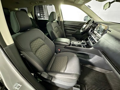 2023 Nissan Pathfinder SV