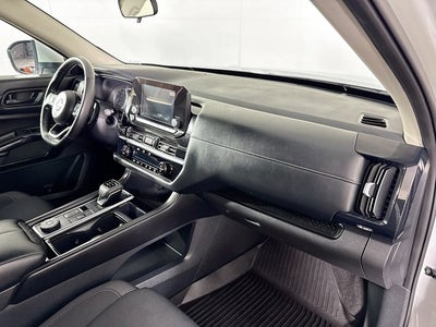 2023 Nissan Pathfinder SV