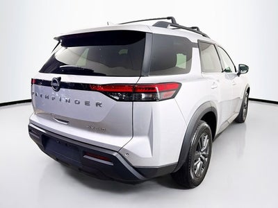 2023 Nissan Pathfinder SV